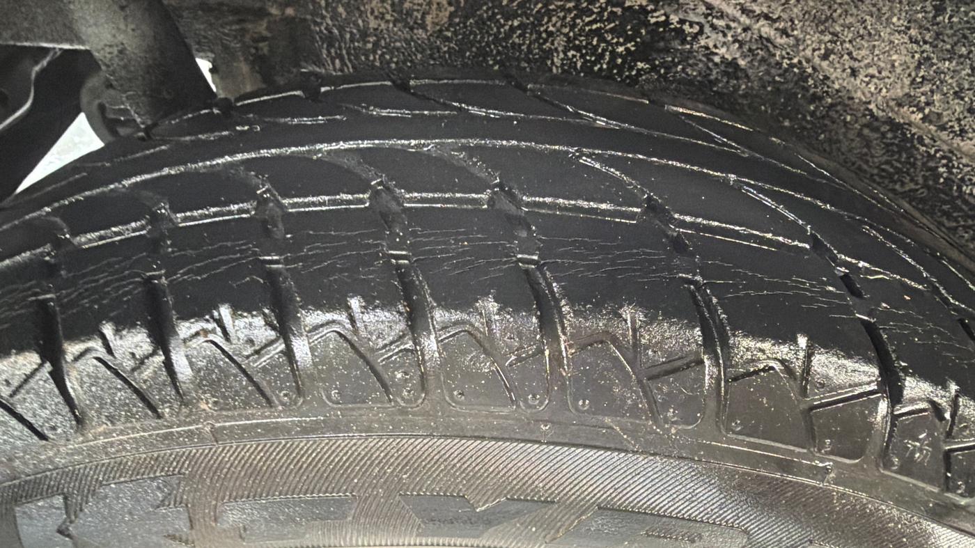 2015 Maruti Wagon R 1.0 LXI, Petrol, Manual, 60,363 km, Right Rear Tyre Tread