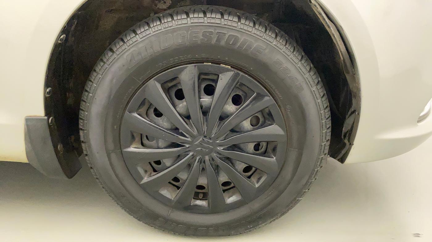 2015 Maruti Swift Dzire VXI AT, Petrol, Automatic, 66,734 km, Right Front Wheel