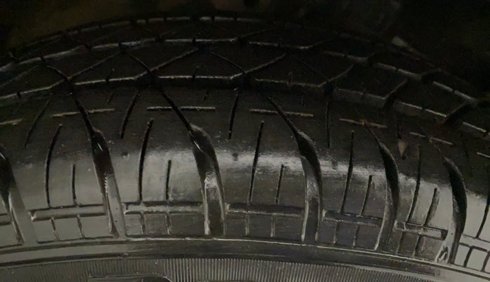 2015 Maruti Swift Dzire VXI AT, Petrol, Automatic, 66,734 km, Right Rear Tyre Tread