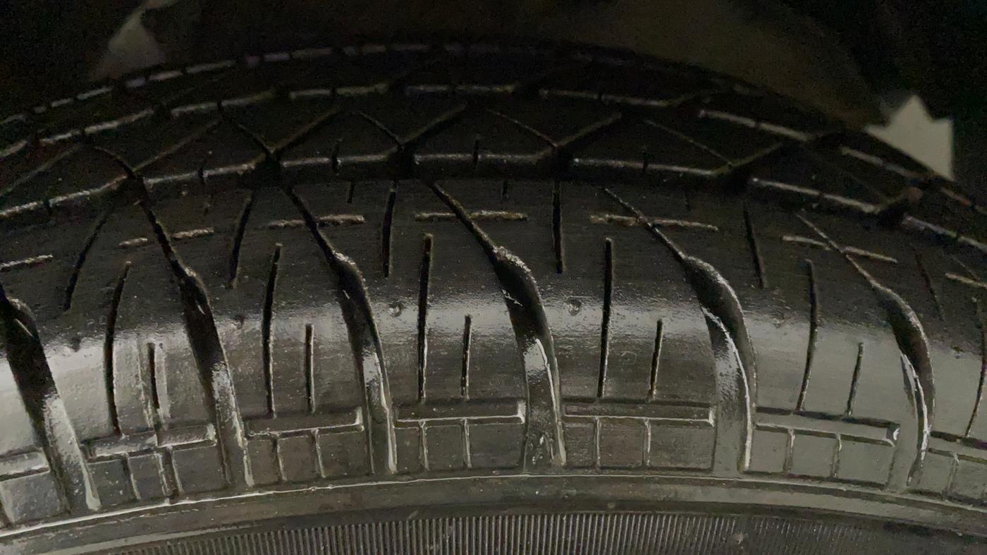 2015 Maruti Swift Dzire VXI AT, Petrol, Automatic, 66,734 km, Left Rear Tyre Tread