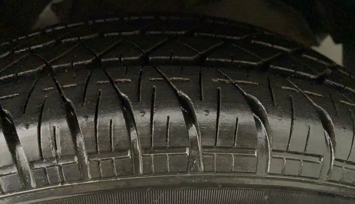 2015 Maruti Swift Dzire VXI AT, Petrol, Automatic, 66,734 km, Left Rear Tyre Tread