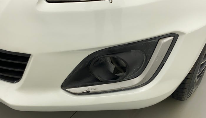 2017 Maruti Swift LXI (O), Petrol, Manual, 94,750 km, Left fog light - Not fixed properly