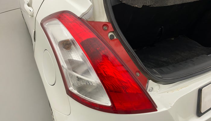 2017 Maruti Swift LXI (O), Petrol, Manual, 94,750 km, Left tail light - Minor damage