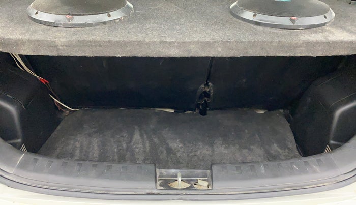 2017 Maruti Swift LXI (O), Petrol, Manual, 94,750 km, Boot Inside