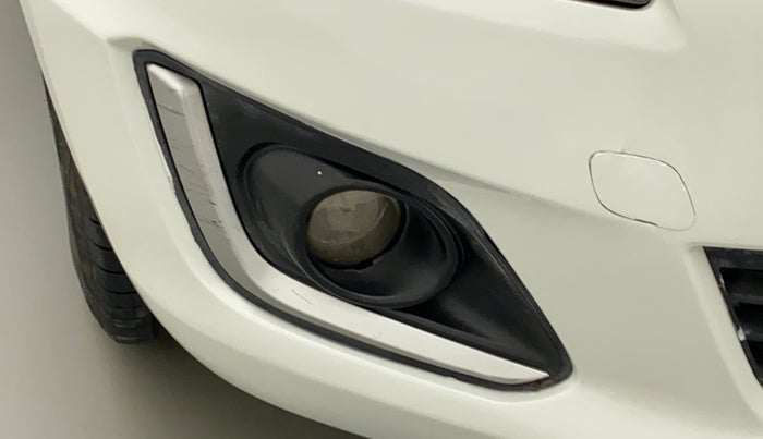 2017 Maruti Swift LXI (O), Petrol, Manual, 94,750 km, Right fog light - Not working
