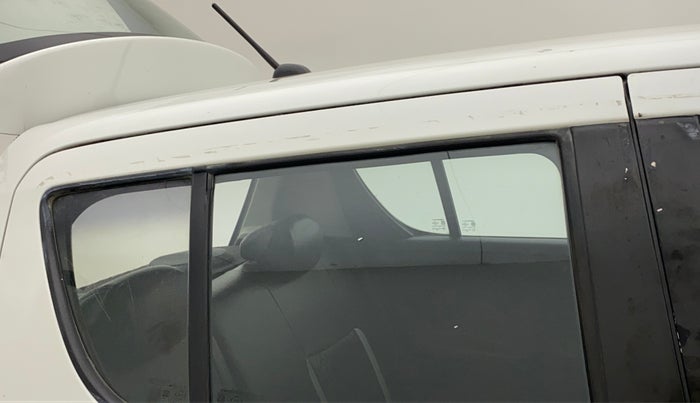 2017 Maruti Swift LXI (O), Petrol, Manual, 94,750 km, Right rear door - Door visor damaged