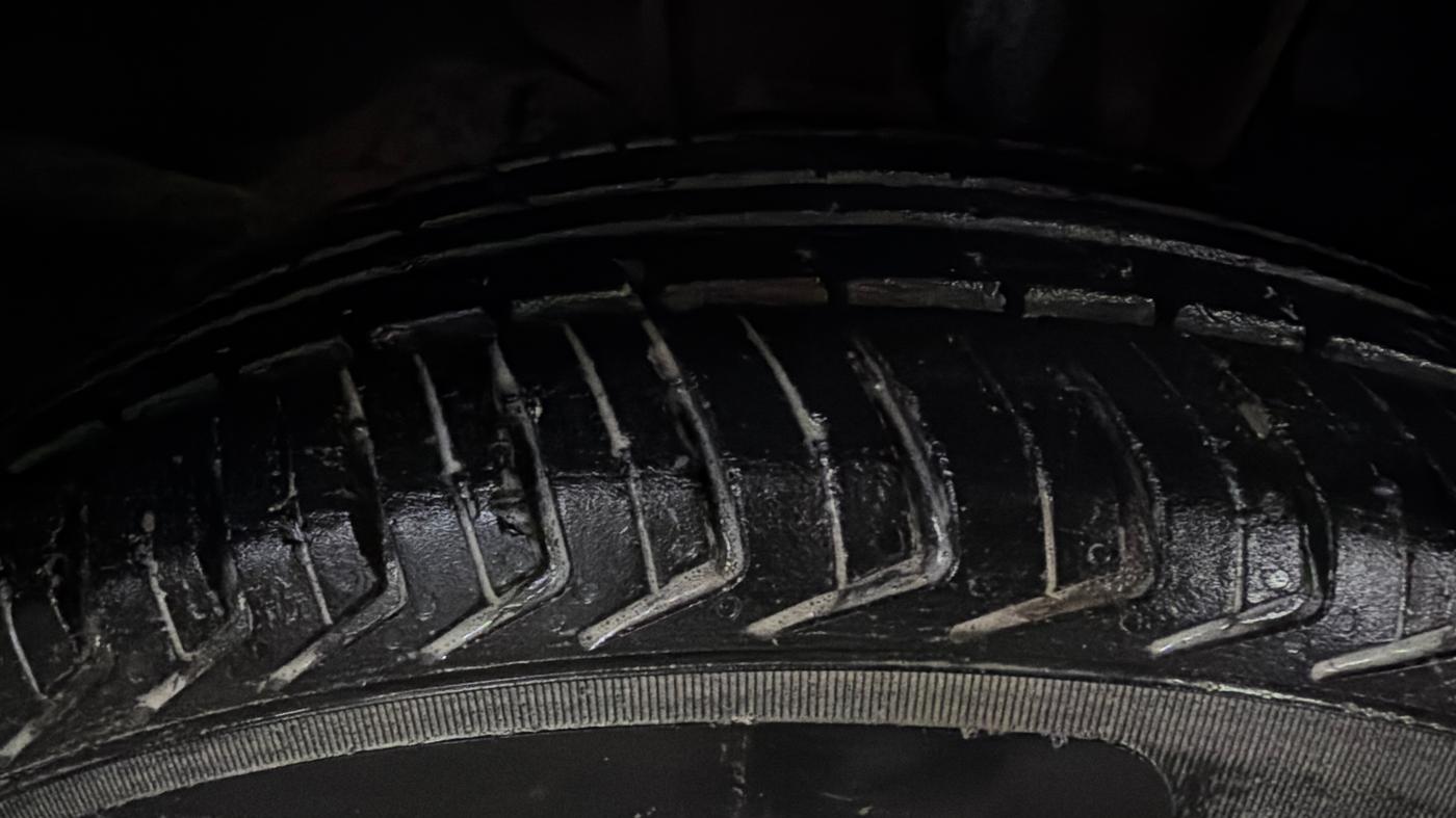 2018 Tata Tiago XE PETROL, Petrol, Manual, 23,112 km, Right Front Tyre Tread