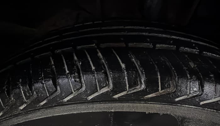 2018 Tata Tiago XE PETROL, Petrol, Manual, 23,112 km, Right Front Tyre Tread