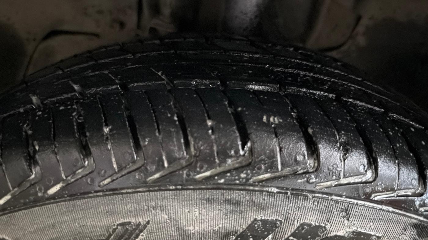 2018 Tata Tiago XE PETROL, Petrol, Manual, 23,112 km, Left Front Tyre Tread