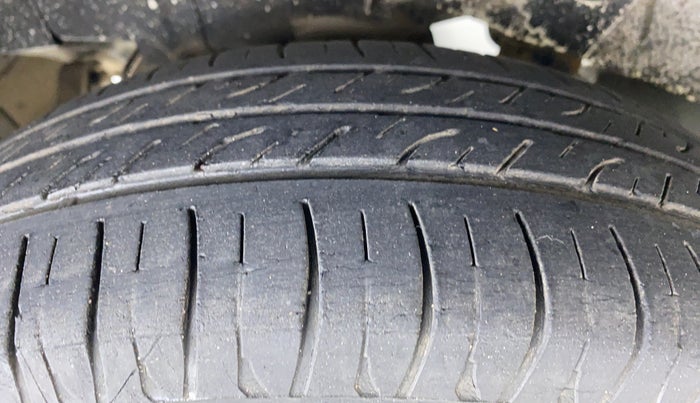 2012 Hyundai Santro Xing GL PLUS, Petrol, Manual, 8,170 km, Right Rear Tyre Tread