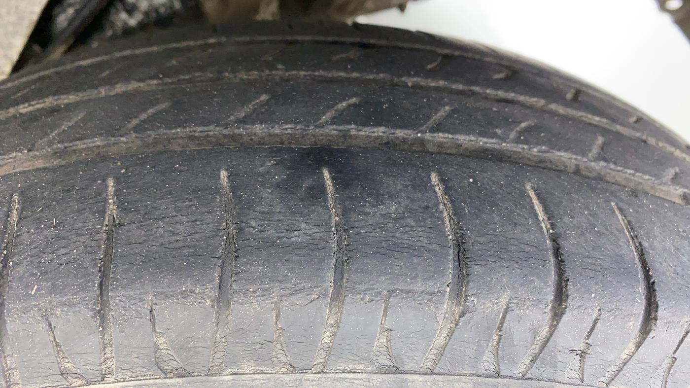 2012 Hyundai Santro Xing GL PLUS, Petrol, Manual, 8,170 km, Left Rear Tyre Tread
