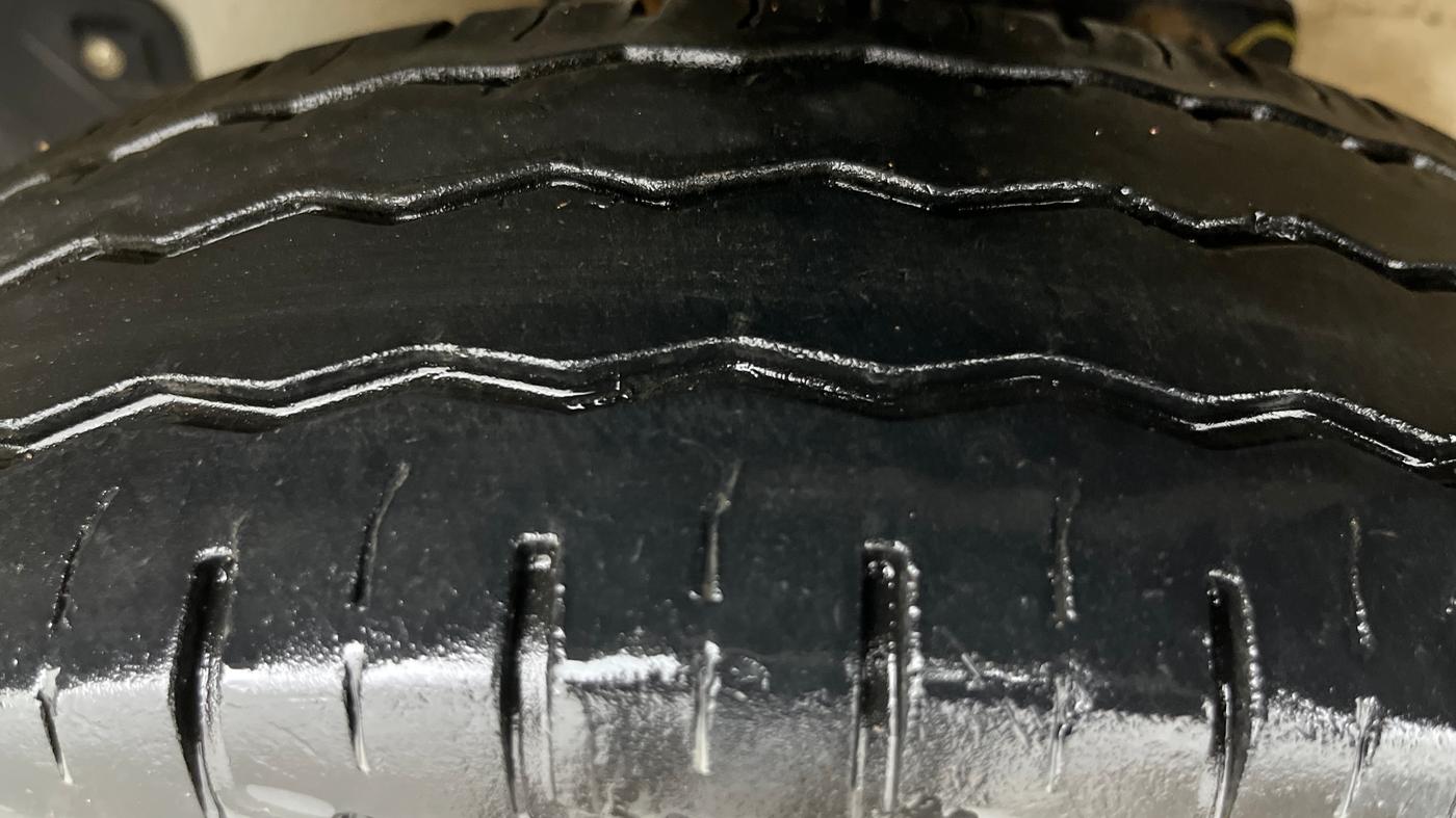 2025 Maruti Eeco 5 STR AC CNG, CNG, Manual, 25,759 km, Right Front Tyre Tread