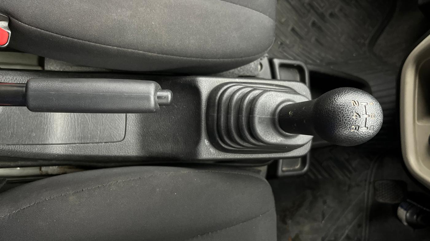 2025 Maruti Eeco 5 STR AC CNG, CNG, Manual, 25,759 km, Gear Lever
