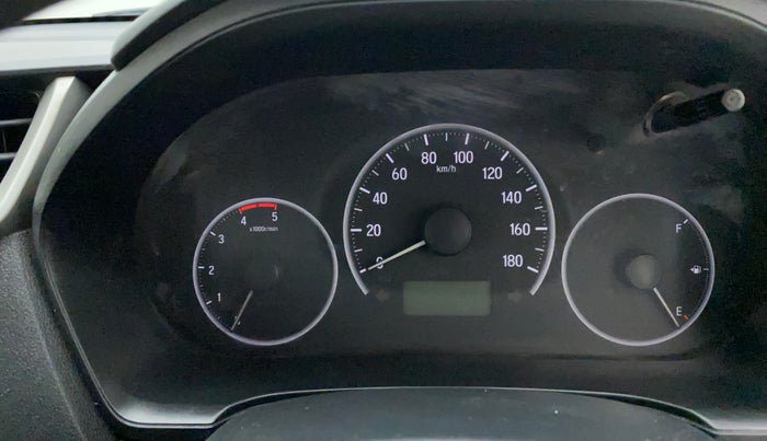 2016 Honda BR-V 1.5L I- DTEC S, Diesel, Manual, 99,378 km, Instrument cluster - Glass has scratches