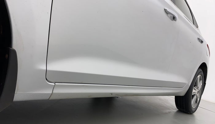 2017 Hyundai Verna 1.6 SX (O) CRDI MT, Diesel, Manual, 1,11,288 km, Left running board - Slightly dented