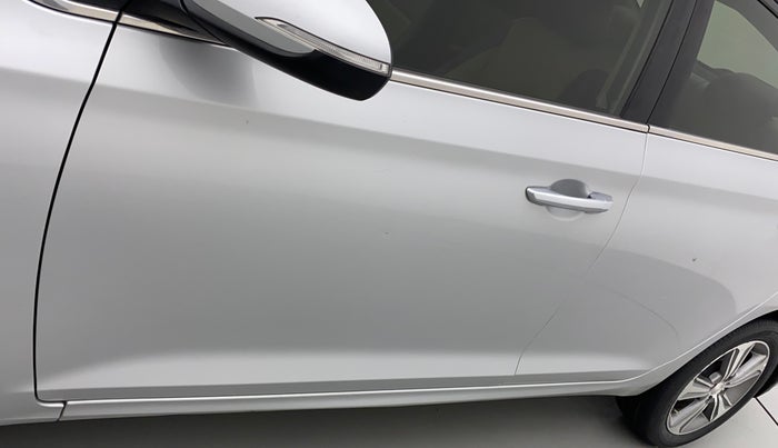 2017 Hyundai Verna 1.6 SX (O) CRDI MT, Diesel, Manual, 1,11,288 km, Front passenger door - Slightly dented