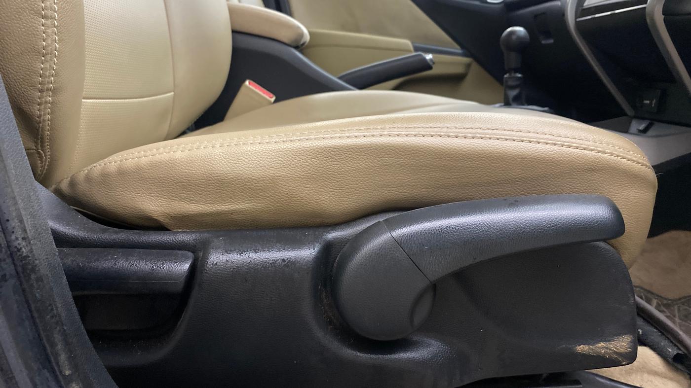 2018 Honda City 1.5L I-VTEC V MT, Petrol, Manual, 74,104 km, Driver Side Adjustment Panel