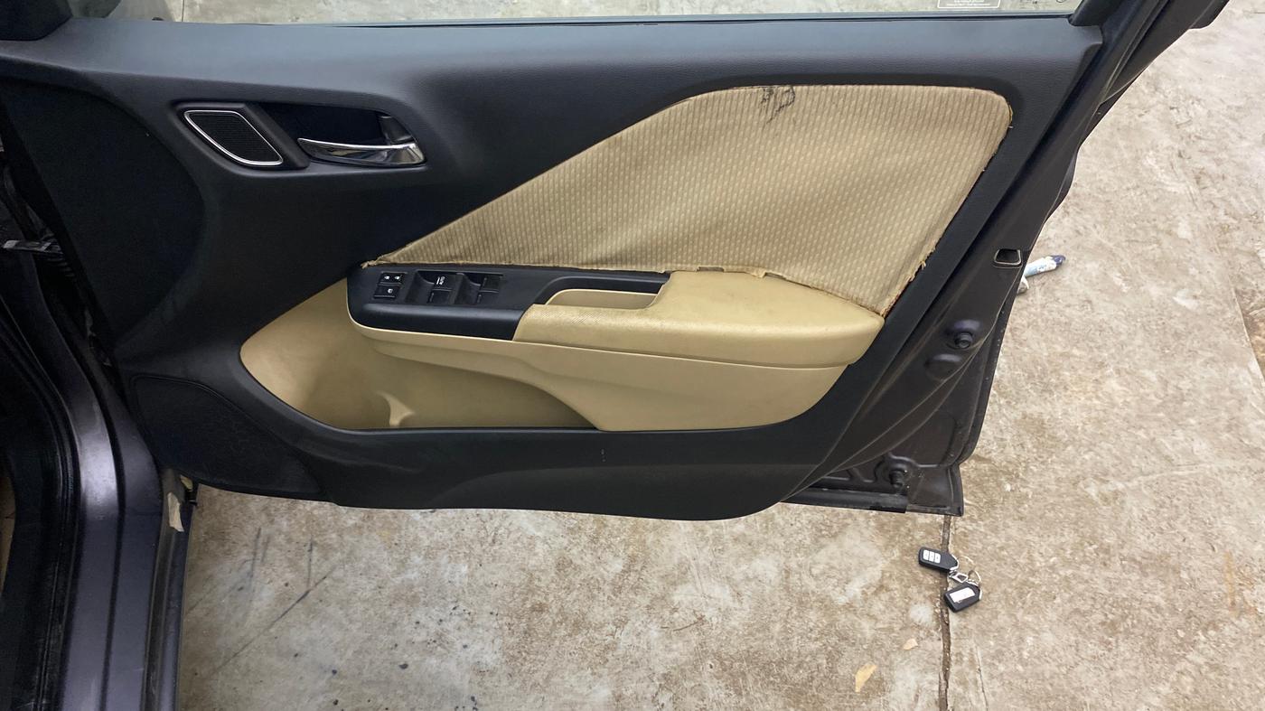 2018 Honda City 1.5L I-VTEC V MT, Petrol, Manual, 74,104 km, Driver Side Door Panels Control