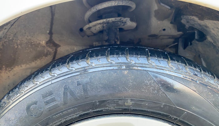 2017 Maruti Ertiga VXI, Petrol, Manual, 57,734 km, Right Front Tyre Tread