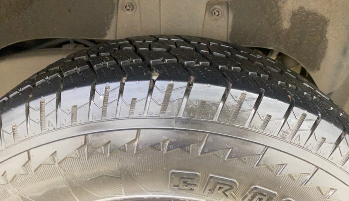 2016 Mahindra TUV300 T6 PLUS, Diesel, Manual, 67,182 km, Left Rear Tyre Tread