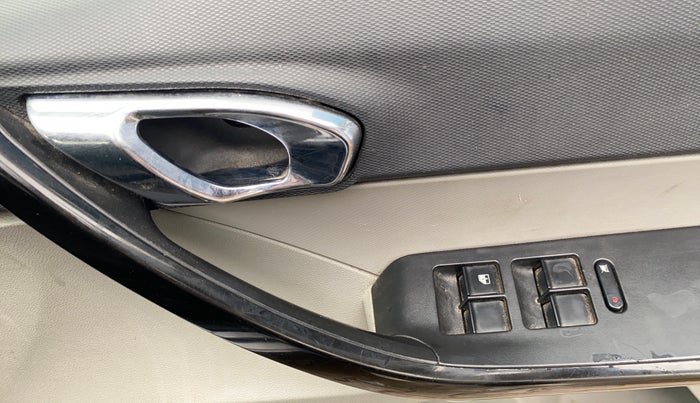2019 Tata Tiago XZ PLUS PETROL, Petrol, Manual, 65,810 km, Driver Side Door Panels Control
