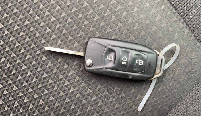 2019 Tata Tiago XZ PLUS PETROL, Petrol, Manual, 65,810 km, Key Close Up