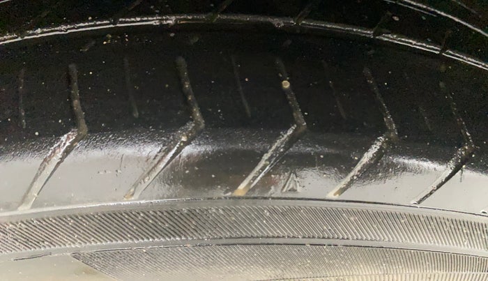 2019 Tata Tiago XZ PLUS PETROL, Petrol, Manual, 65,810 km, Left Front Tyre Tread