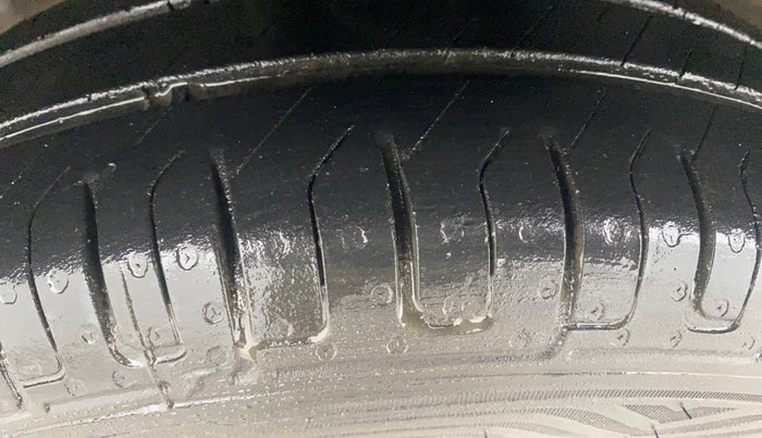 2019 Renault Kwid RXT 0.8 (O), Petrol, Manual, 53,682 km, Left Front Tyre Tread