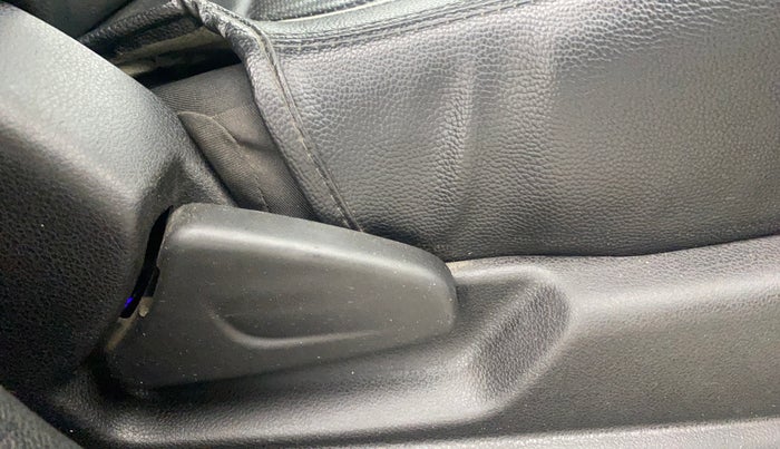 2019 Renault Kwid RXT 0.8 (O), Petrol, Manual, 53,682 km, Driver Side Adjustment Panel