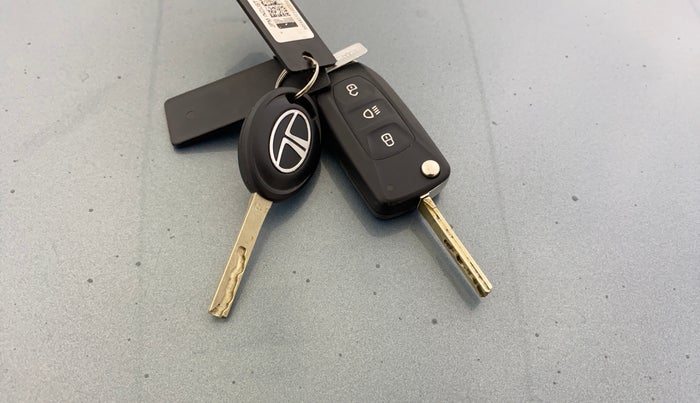 2023 Tata PUNCH ADVENTURE MT, Petrol, Manual, 18,545 km, Key Close Up