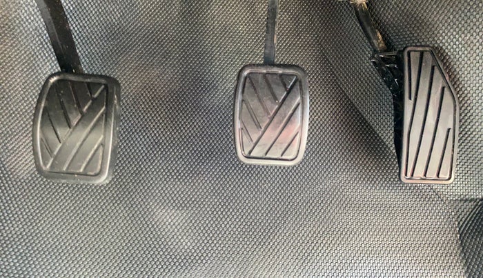 2016 Maruti Baleno DELTA PETROL 1.2, Petrol, Manual, 33,685 km, Pedals