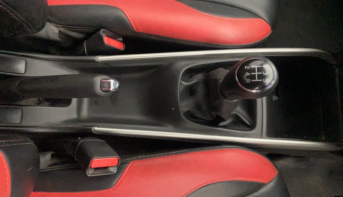 2016 Maruti Baleno DELTA PETROL 1.2, Petrol, Manual, 33,685 km, Gear Lever