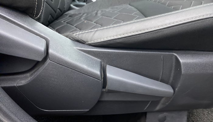 2021 Nissan MAGNITE XV TURBO CVT DUAL TONE, Petrol, Automatic, 25,870 km, Driver Side Adjustment Panel