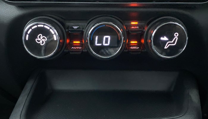 2021 Nissan MAGNITE XV TURBO CVT DUAL TONE, Petrol, Automatic, 25,870 km, Automatic Climate Control