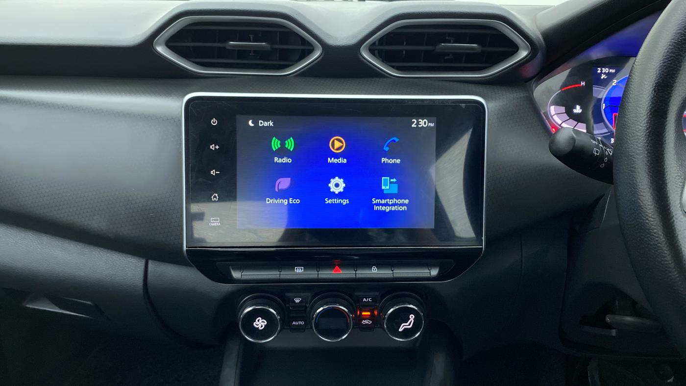 2021 Nissan MAGNITE XV TURBO CVT DUAL TONE, Petrol, Automatic, 25,870 km, Air Conditioner