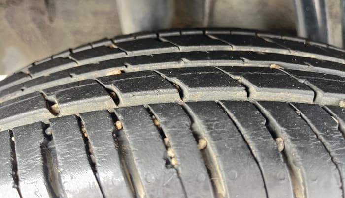 2016 Renault Kwid RXL, Petrol, Manual, 60,374 km, Right Rear Tyre Tread