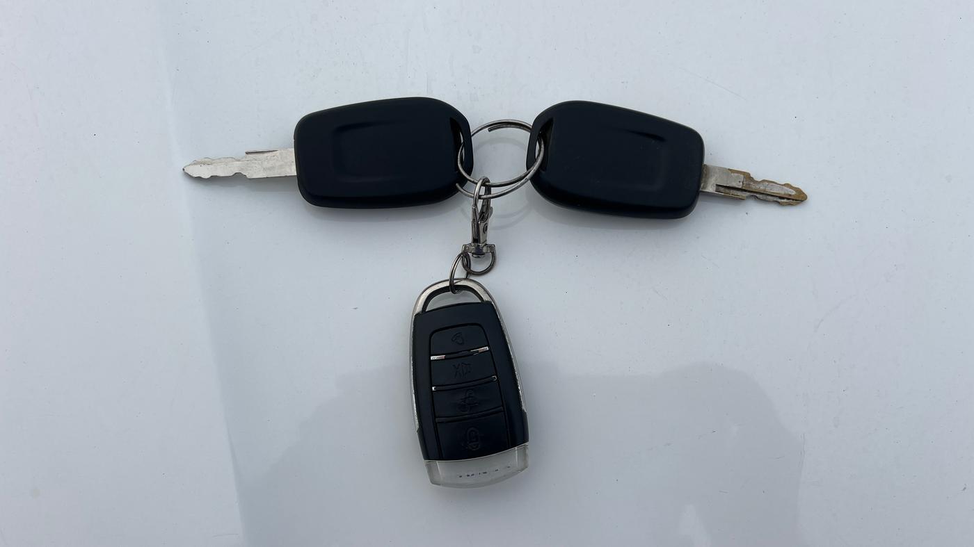 2016 Renault Kwid RXL, Petrol, Manual, 60,374 km, Key Close Up