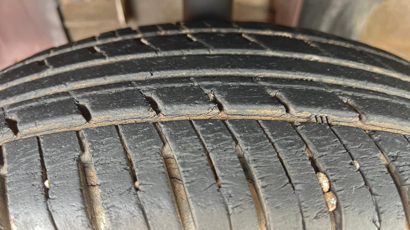 2016 Renault Kwid RXL, Petrol, Manual, 60,374 km, Left Front Tyre Tread