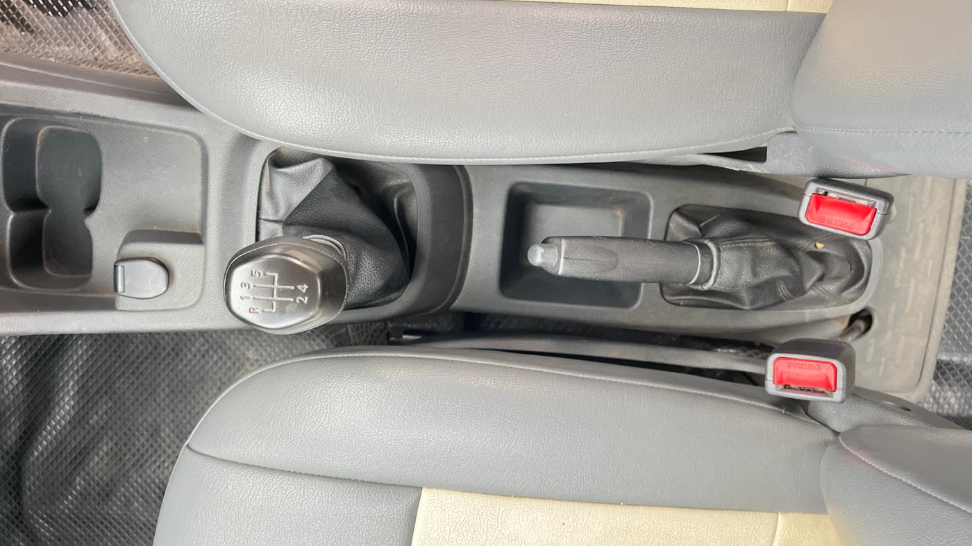 2016 Renault Kwid RXL, Petrol, Manual, 60,374 km, Gear Lever