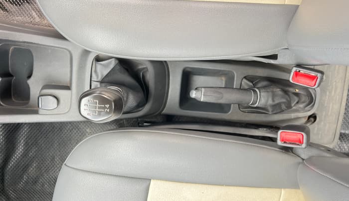 2016 Renault Kwid RXL, Petrol, Manual, 60,374 km, Gear Lever