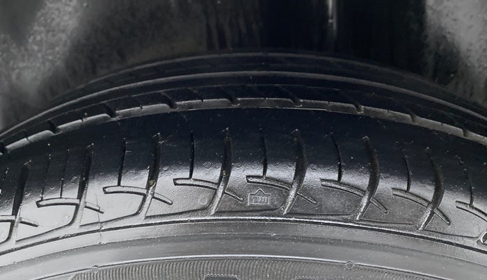 2016 Maruti Ciaz ZXI, Petrol, Manual, 38,182 km, Left Rear Tyre Tread