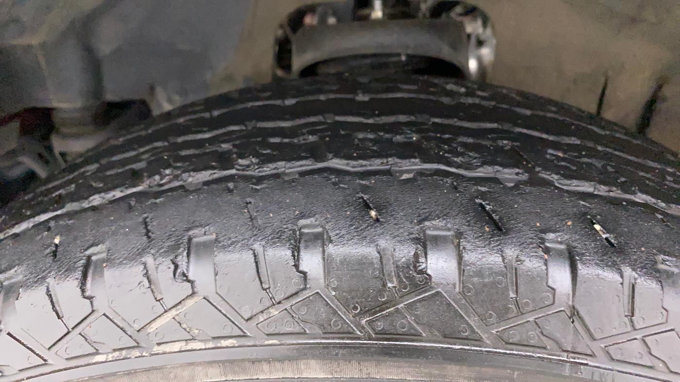2021 Mahindra Thar LX  P 4WD AT CONVERTIBLE, Petrol, Automatic, 33,480 km, Left Front Tyre Tread