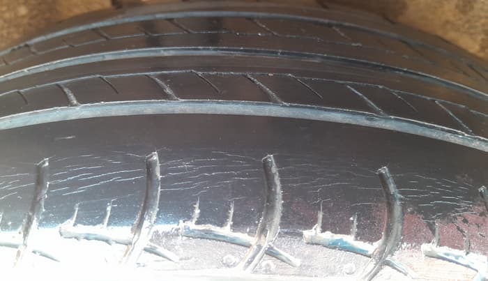 2017 Maruti Baleno DELTA PETROL 1.2, CNG, Manual, 81,522 km, Right Rear Tyre Tread