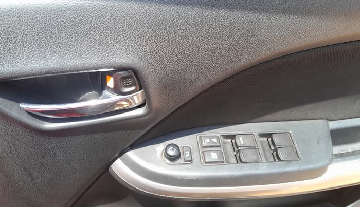 2017 Maruti Baleno DELTA PETROL 1.2, CNG, Manual, 81,522 km, Driver Side Door Panels Control