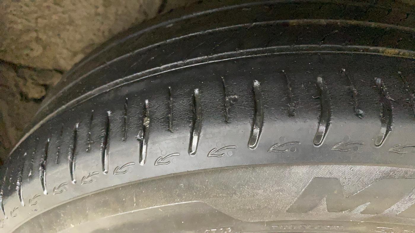 2024 Tata ALTROZ XZ CNG, CNG, Manual, 28,351 km, Left Rear Tyre Tread
