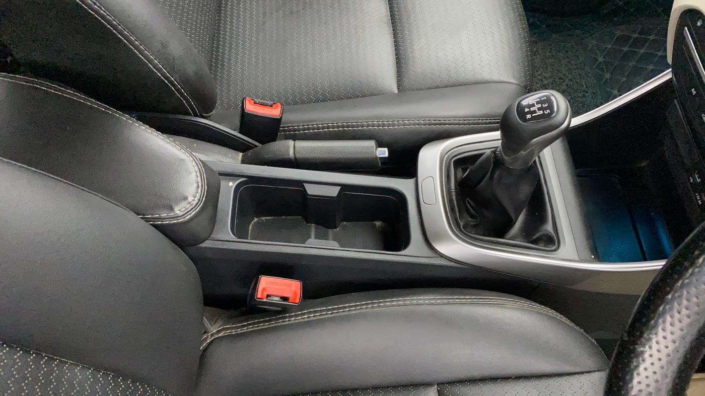 2024 Tata ALTROZ XZ CNG, CNG, Manual, 28,351 km, Gear Lever