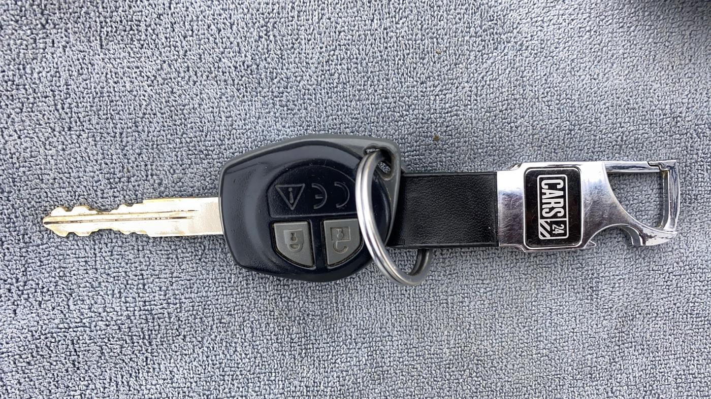 2018 Maruti Swift VXI AMT D, Petrol, Automatic, 29,723 km, Key Close Up