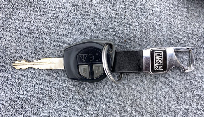 2018 Maruti Swift VXI AMT D, Petrol, Automatic, 29,723 km, Key Close Up