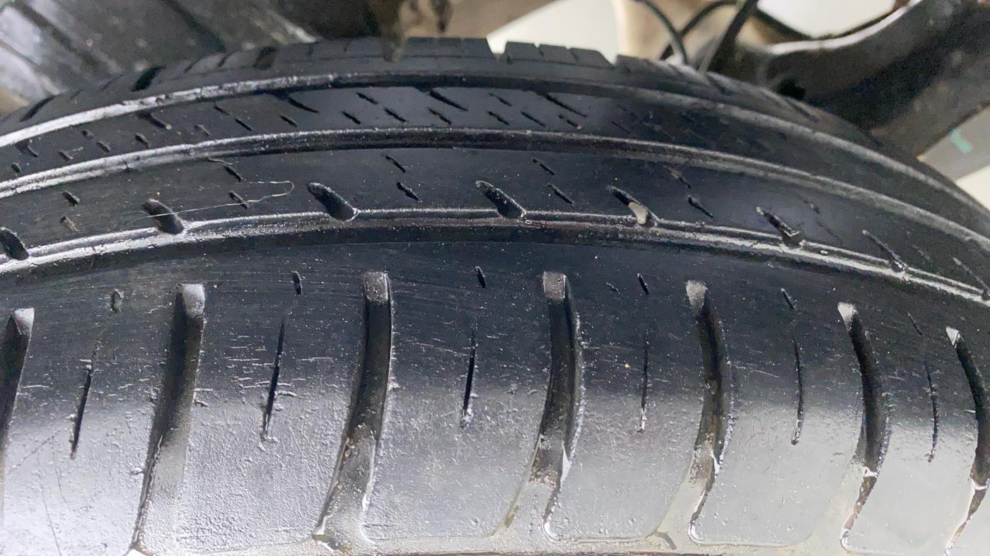 2018 Maruti Swift VXI AMT D, Petrol, Automatic, 29,723 km, Right Rear Tyre Tread