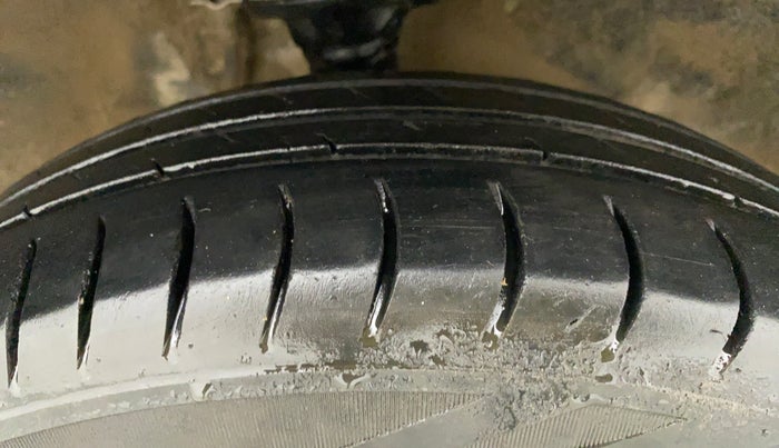 2018 Maruti Alto 800 LXI, Petrol, Manual, 89,267 km, Right Front Tyre Tread
